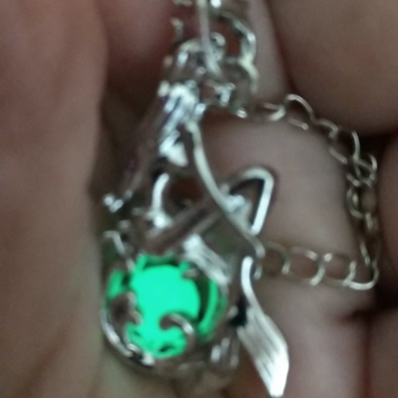 New Mermaid necklace with caged glowing bead - Picture 6 of 8